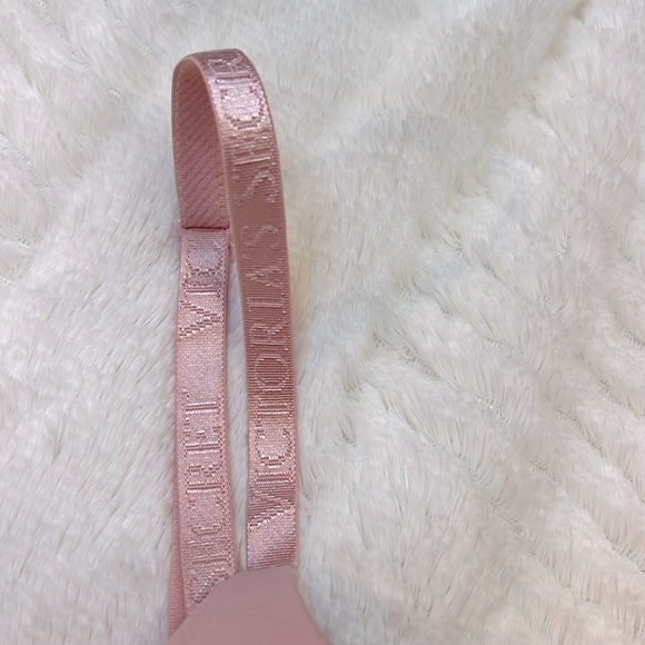 Victoria’s Secret Pink Push-up Bra in Size 32D. EUC. Underwire and Padded - Picture 2 of 5